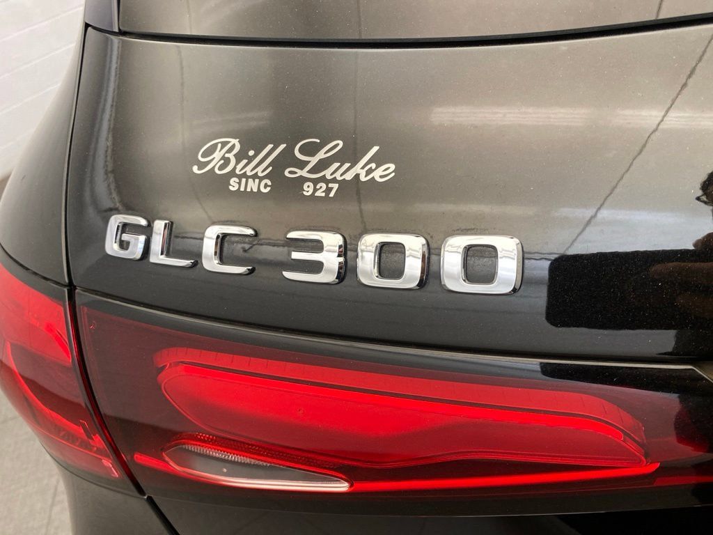 Used 2023 Mercedes-Benz GLC 300 image 9