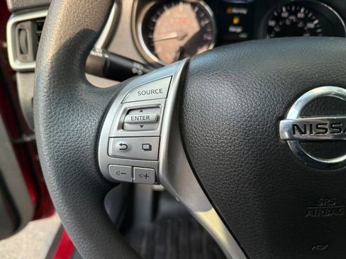 Used 2015 Nissan Rogue SV image 24