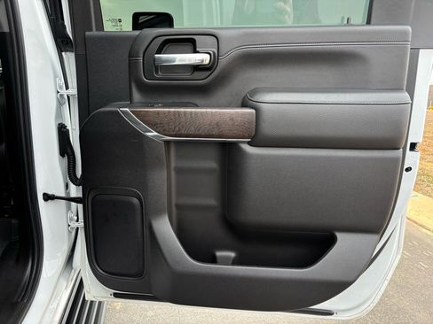 Used 2023 GMC Sierra 2500 Denali w/ Denali Ultimate Package image 34