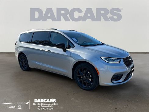 New 2026 Chrysler Pacifica Select w/ S Appearance Package image 1