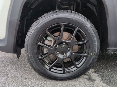 Used 2020 Jeep Renegade Altitude AWD/4WD image 24