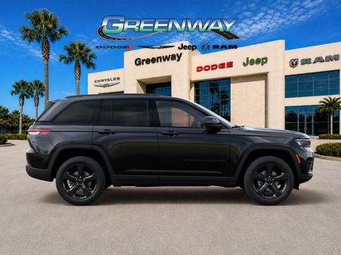 New 2025 Jeep Grand Cherokee Altitude RWD image 21