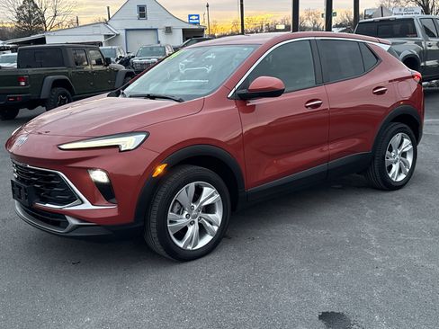 Used 2024 Buick Encore GX Preferred image 2