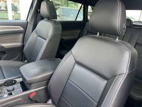 Used 2023 Volkswagen Atlas Cross Sport SE w/ Panoramic Sunroof Package AWD/4WD image 14