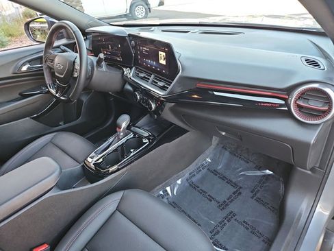 Used 2024 Chevrolet Trax RS w/ Sunroof Package image 27