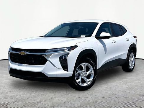 New 2026 Chevrolet Trax LS w/ LS Convenience Package FWD image 3