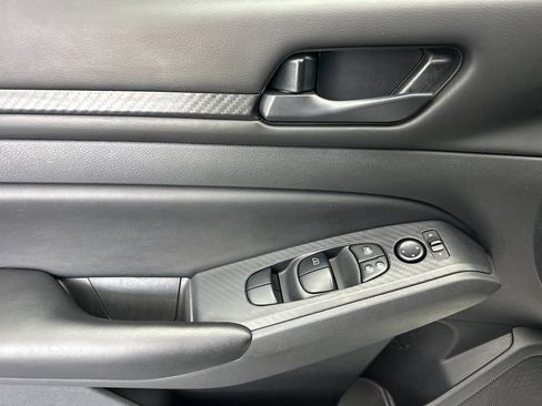 Used 2025 Nissan Altima 2.5 S FWD image 10