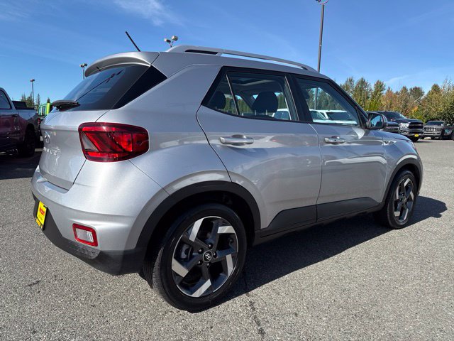 Used 2025 Hyundai Venue SEL FWD image 7