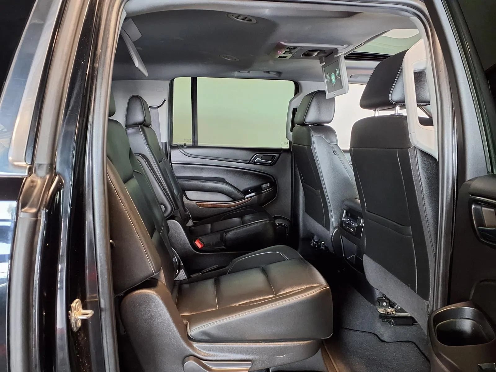 Used 2020 Chevrolet Suburban LT AWD/4WD image 11