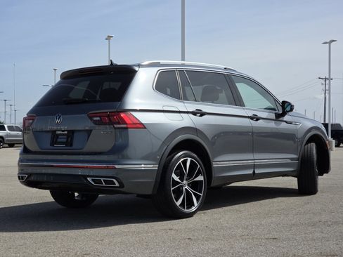 Used 2022 Volkswagen Tiguan SEL R-Line image 20