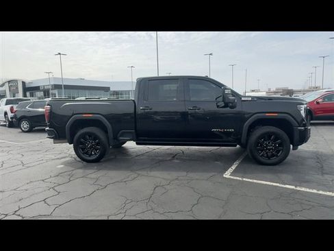 Certified 2024 GMC Sierra 2500 AT4 w/ AT4 Premium Plus Package AWD/4WD image 9
