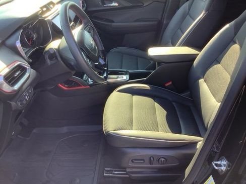 Used 2023 Chevrolet TrailBlazer RS w/ Sun and Liftgate Package AWD/4WD image 9