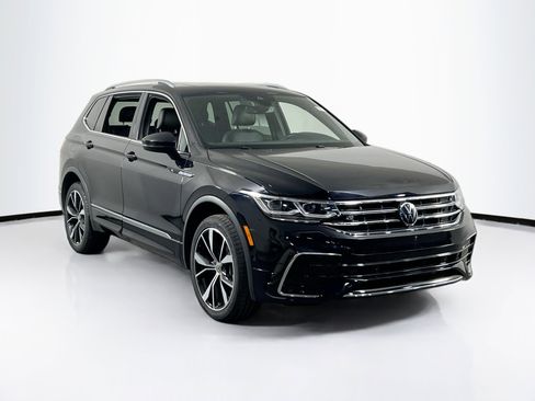 Used 2022 Volkswagen Tiguan SEL R-Line image 3