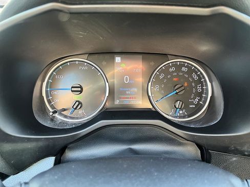 Used 2022 Toyota RAV4 LE AWD/4WD image 15