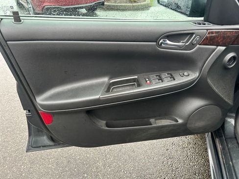 Used 2014 Chevrolet Impala LT image 16