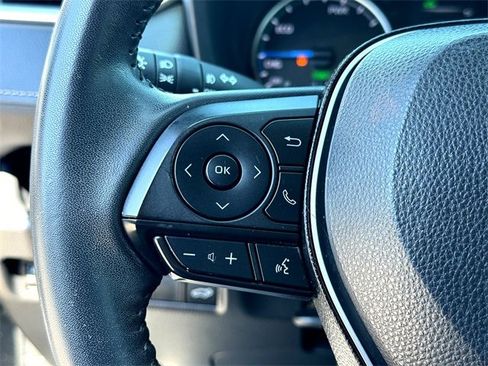 Used 2022 Toyota RAV4 XLE Premium image 14