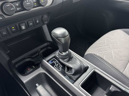 Used 2021 Toyota Tacoma TRD Off-Road w/ Technology Package AWD/4WD image 26