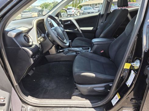 Used 2014 Toyota RAV4 XLE FWD image 10
