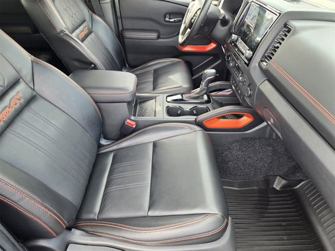 Used 2023 Nissan Frontier PRO-4X w/ Pro-4X Premium Package image 13
