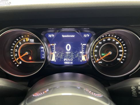 Used 2022 Jeep Wrangler Unlimited Sahara image 22