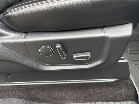 Certified 2018 Ford F150 Lariat image 44