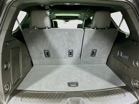Used 2025 GMC Yukon Elevation image 25