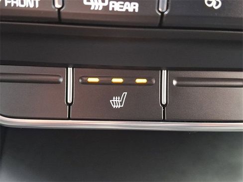 Certified 2019 Kia Sorento LX w/ LX Convenience Package image 22