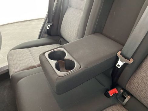 Used 2022 Nissan Rogue SV image 41