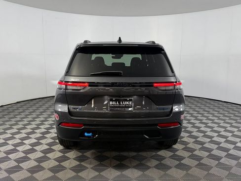 Used 2023 Jeep Grand Cherokee Trailhawk AWD/4WD image 8