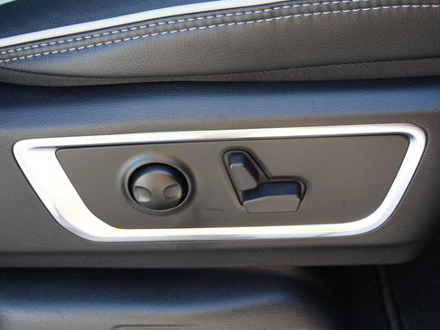 Used 2025 RAM 1500 Laramie w/ Night Edition AWD/4WD image 21