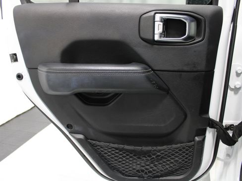 Used 2023 Jeep Wrangler Unlimited Sahara w/ Cold Weather Group AWD/4WD image 15