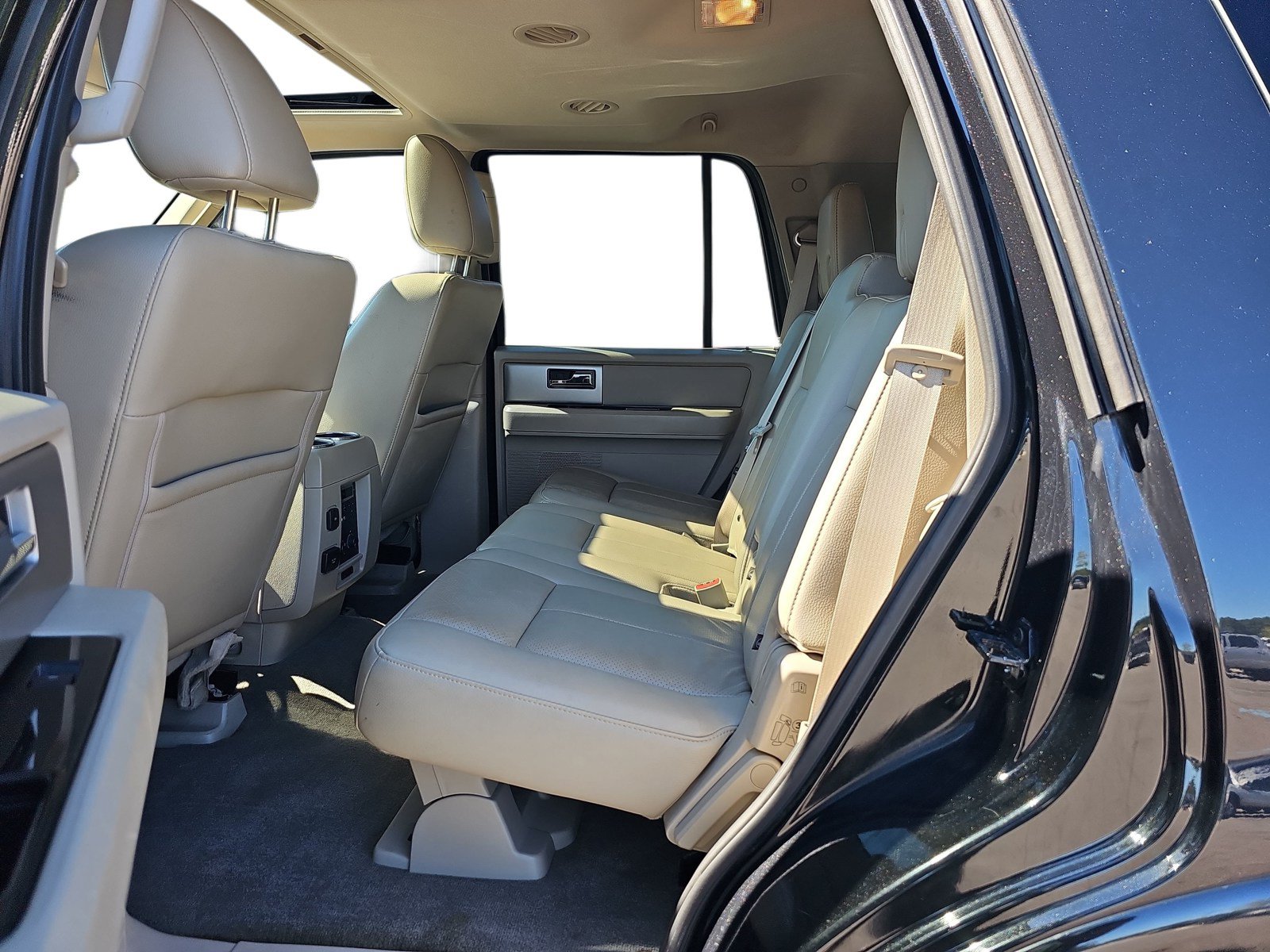 Used 2014 Ford Expedition Limited w/ Equipment Group 301A AWD/4WD image 11