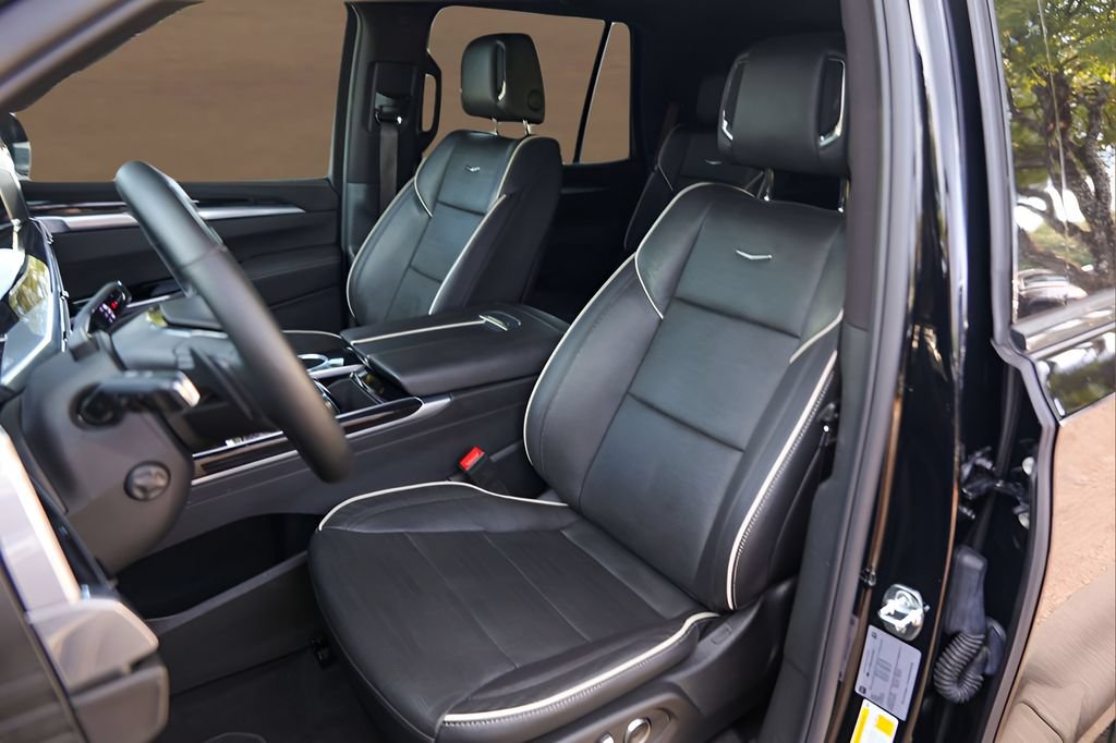 Certified 2025 Cadillac Escalade Sport w/ LPO, ONYX Package AWD/4WD image 7