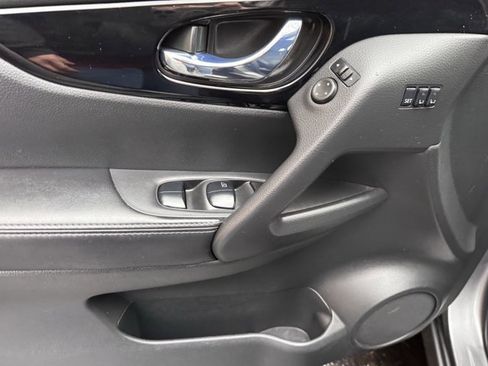 Used 2022 Nissan Rogue Sport SL w/ Premium Package image 48