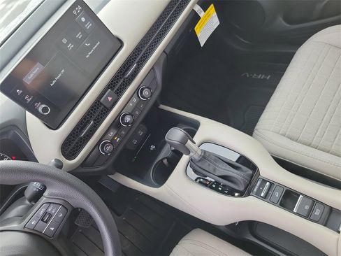 Certified 2026 Honda HR-V LX image 38