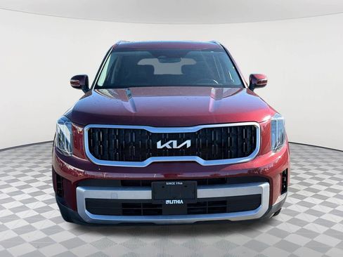 Used 2023 Kia Telluride EX w/ EX Captain's Chair Package FWD image 2
