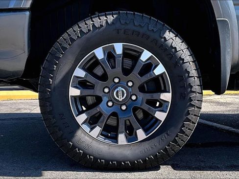 Used 2016 Nissan Titan SL AWD/4WD image 33