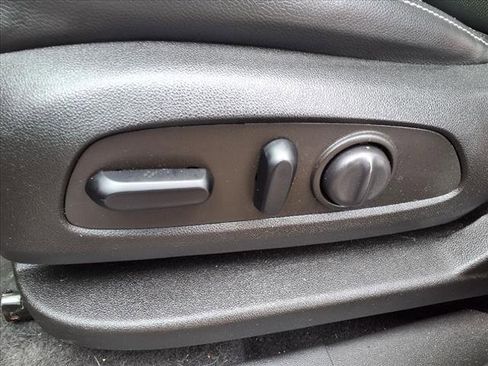 Used 2022 GMC Terrain SLT image 24