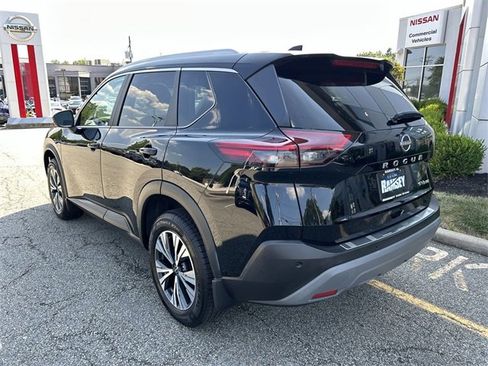 Certified 2022 Nissan Rogue SV w/ SV Premium Package image 6