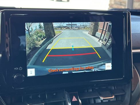 Used 2024 Toyota Corolla Cross XLE image 19