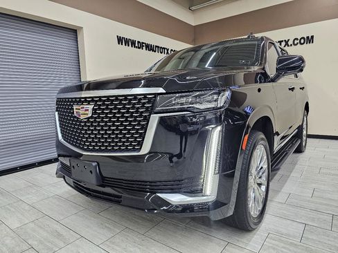 Used 2021 Cadillac Escalade Premium Luxury RWD image 2