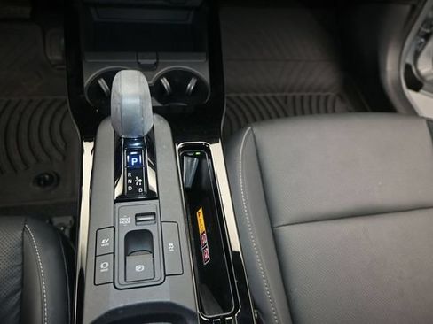 Used 2023 Toyota Prius XLE FWD image 8