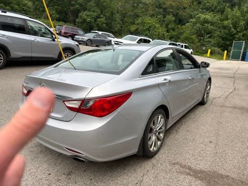 Used 2012 Hyundai Sonata SE w/ Navigation & Sunroof Pkg FWD image 8