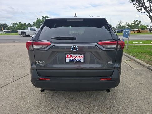 Used 2022 Toyota RAV4 LE AWD/4WD image 7
