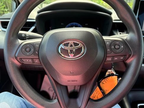 Used 2026 Toyota Corolla LE FWD image 13