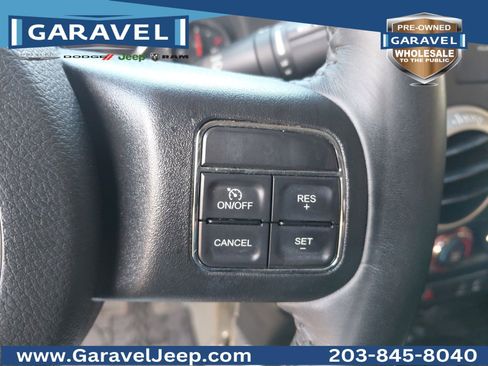 Used 2017 Jeep Wrangler Unlimited Rubicon w/ Cold Weather Group image 7