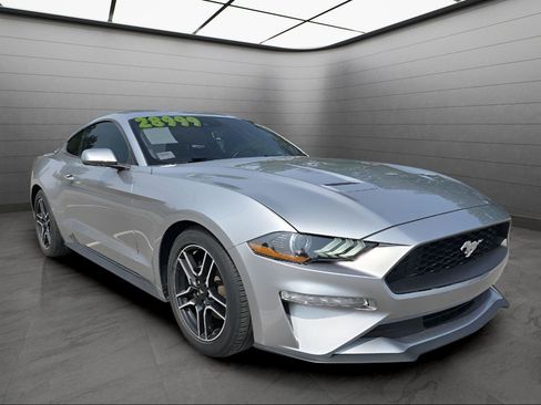 Used 2023 Ford Mustang Premium image 5