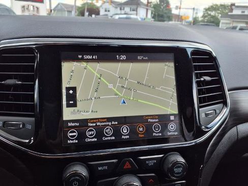 Used 2022 Jeep Grand Cherokee Laredo X image 22