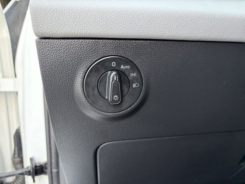 Used 2022 Volkswagen Taos SE AWD/4WD image 29