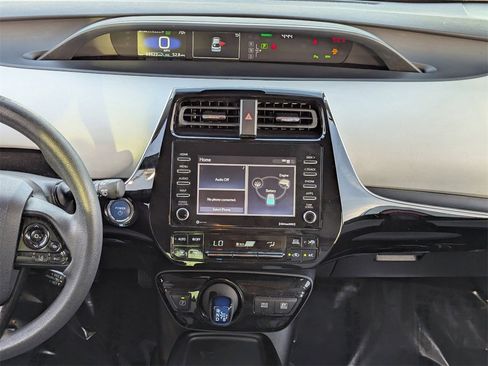 Used 2022 Toyota Prius LE image 14